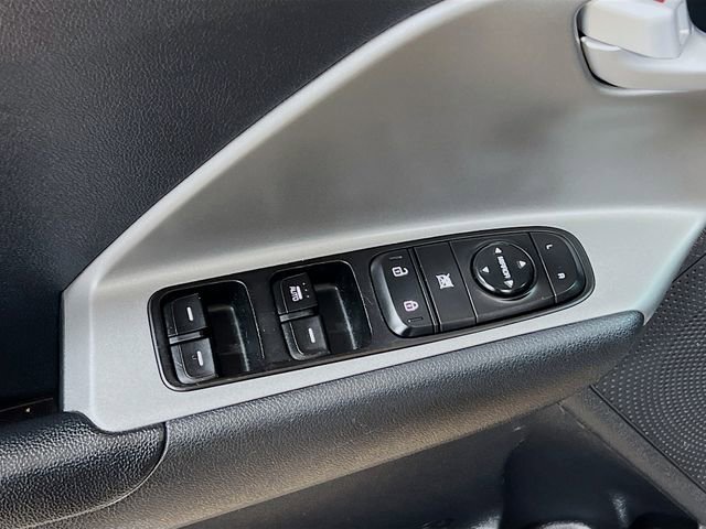 Used 2018 Kia Niro LX image 17