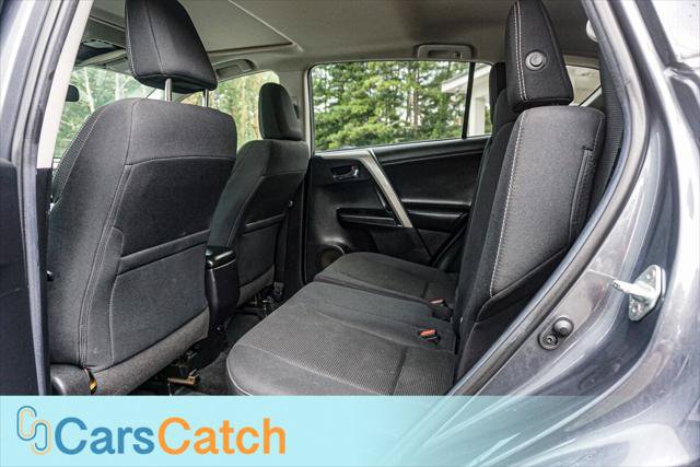 Used 2018 Toyota RAV4 XLE FWD image 19