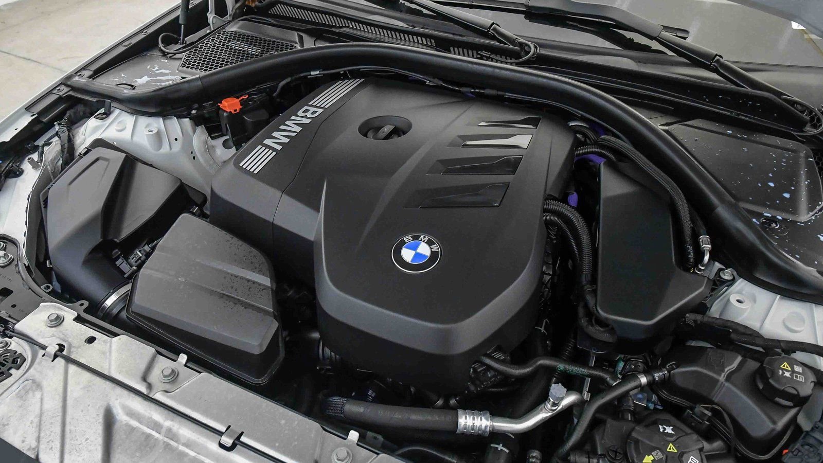 Used 2025 BMW 330i Sedan w/ Convenience Package image 28