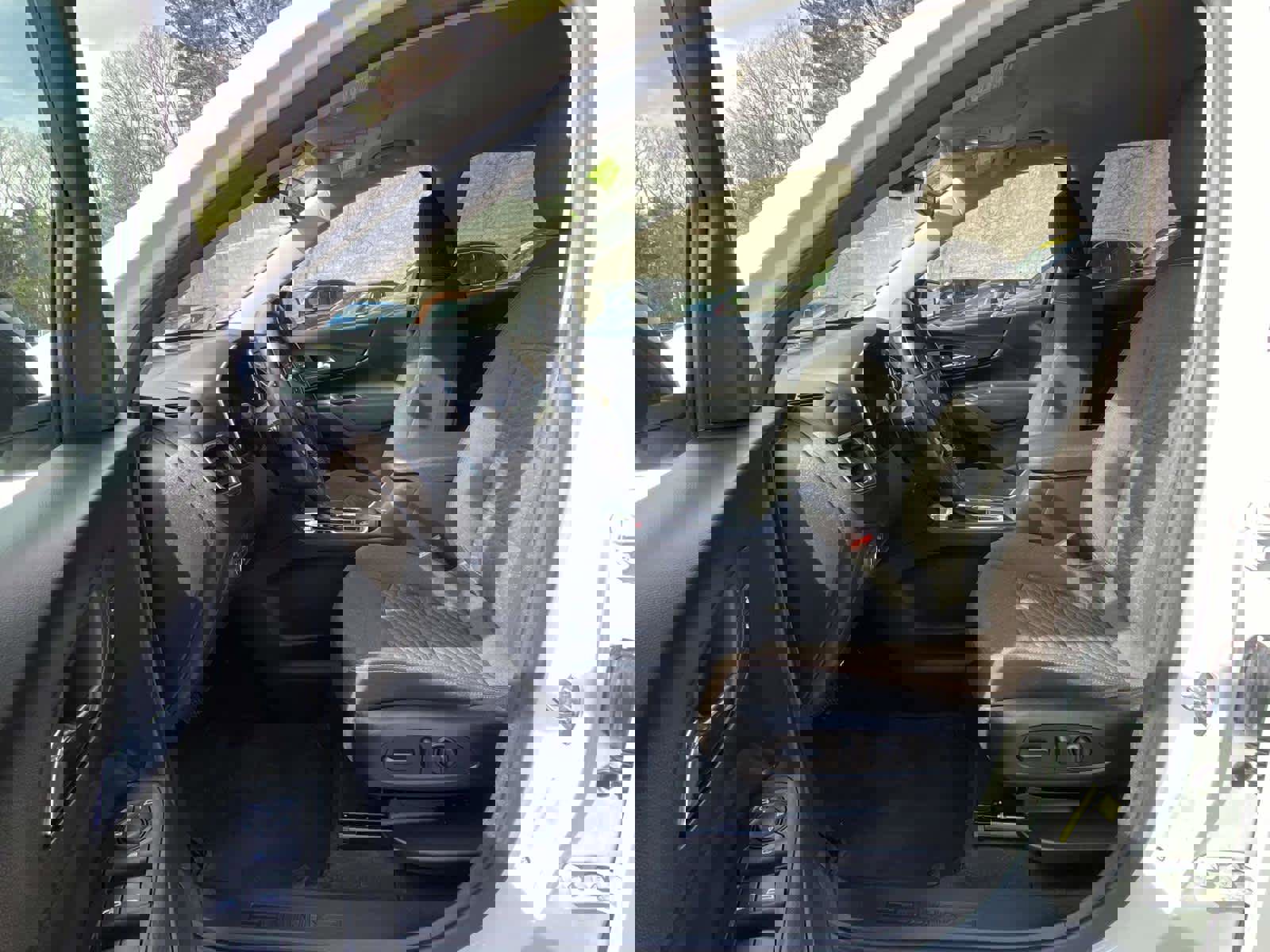 Used 2021 Chevrolet Equinox LT image 9