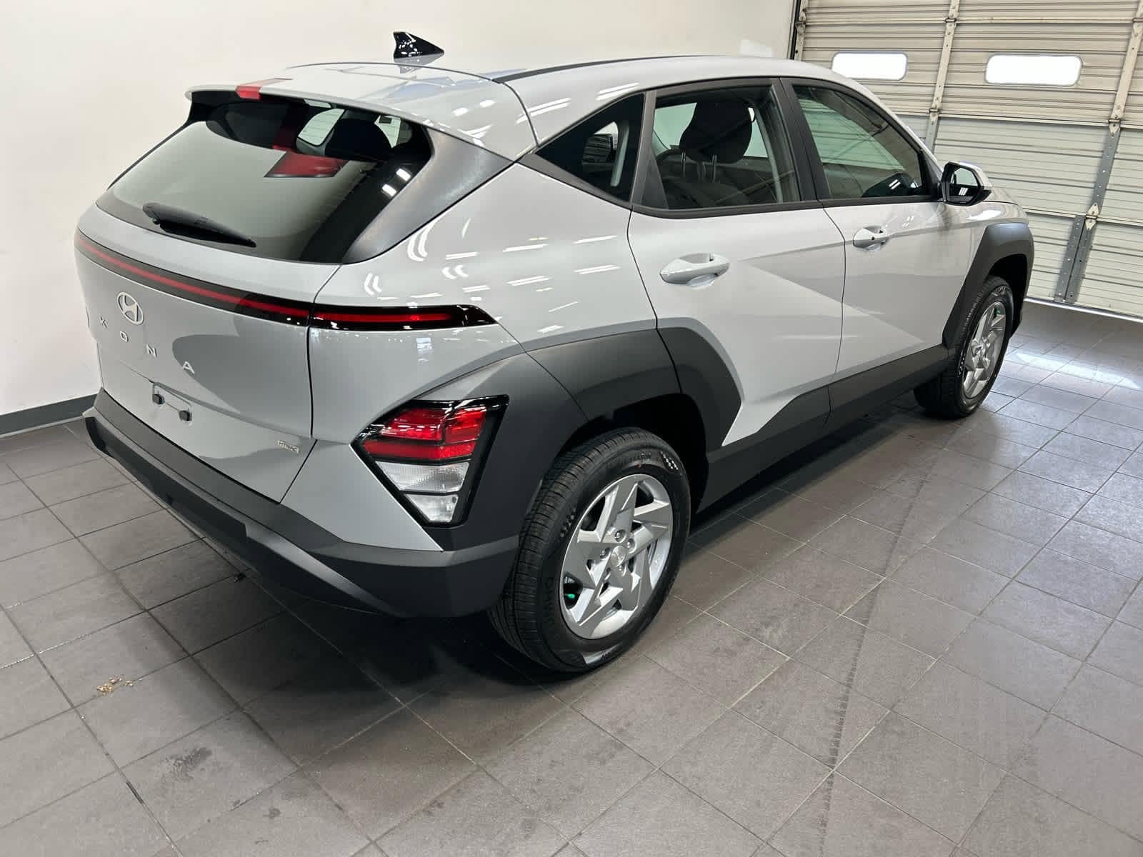 New 2027 Hyundai Kona SE AWD/4WD image 3