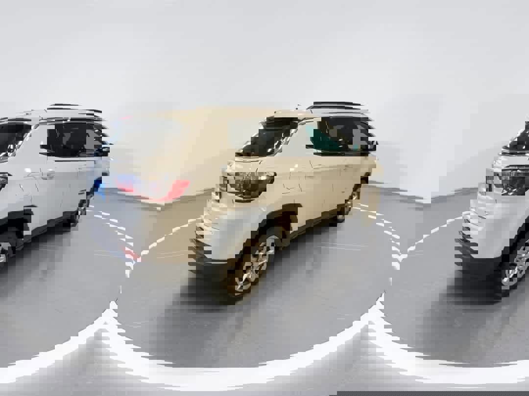 Used 2024 Jeep Compass Latitude image 8