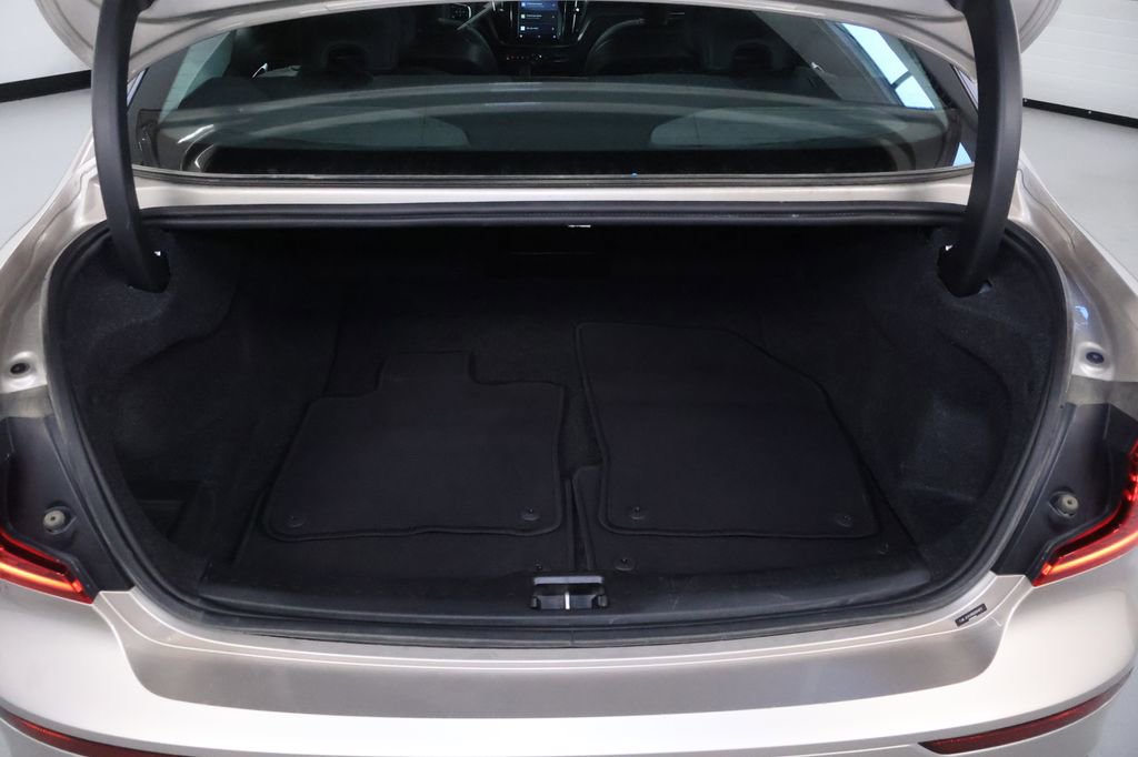 Used 2024 Volvo S60 B5 Core image 18