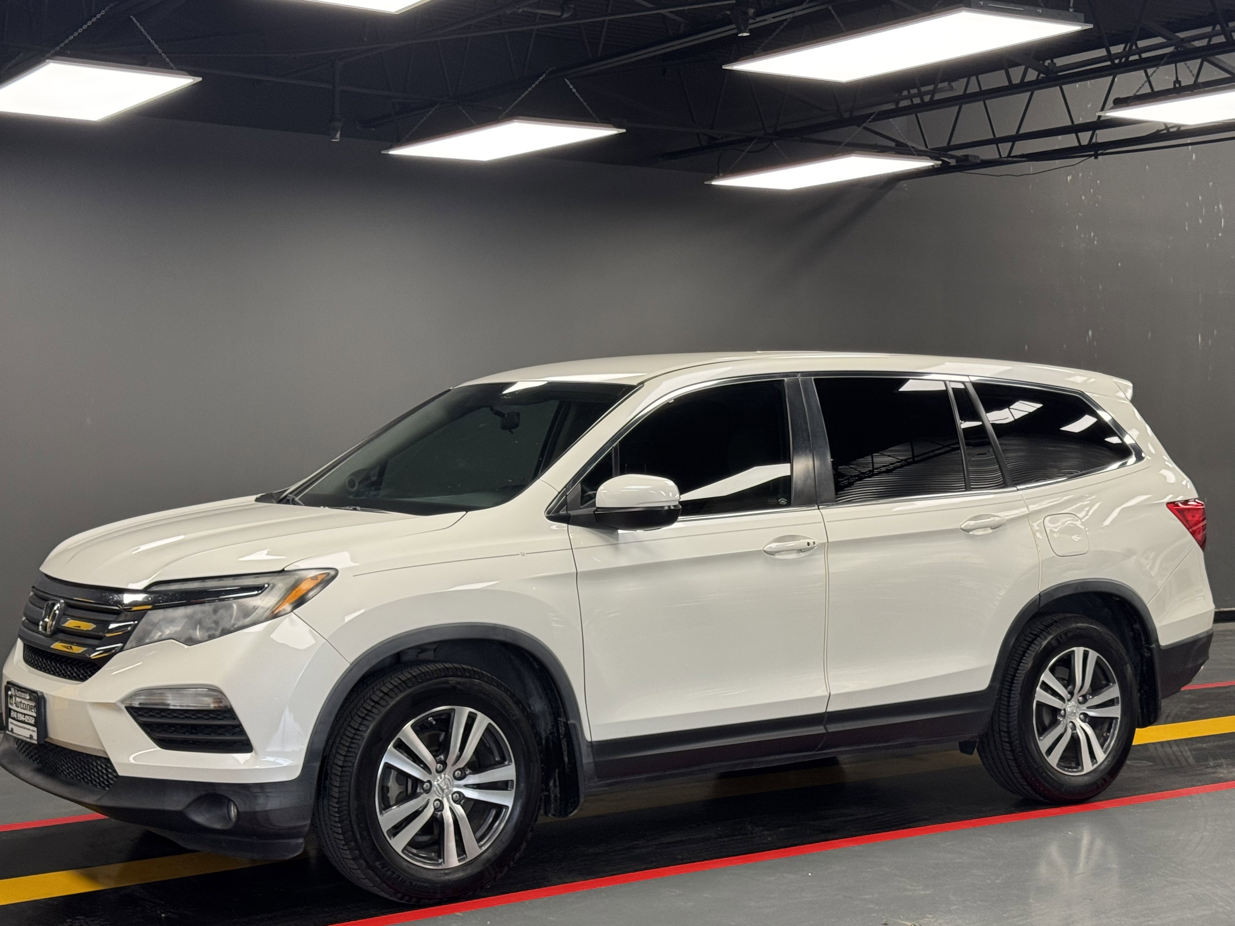 Used 2017 Honda Pilot EX image 1