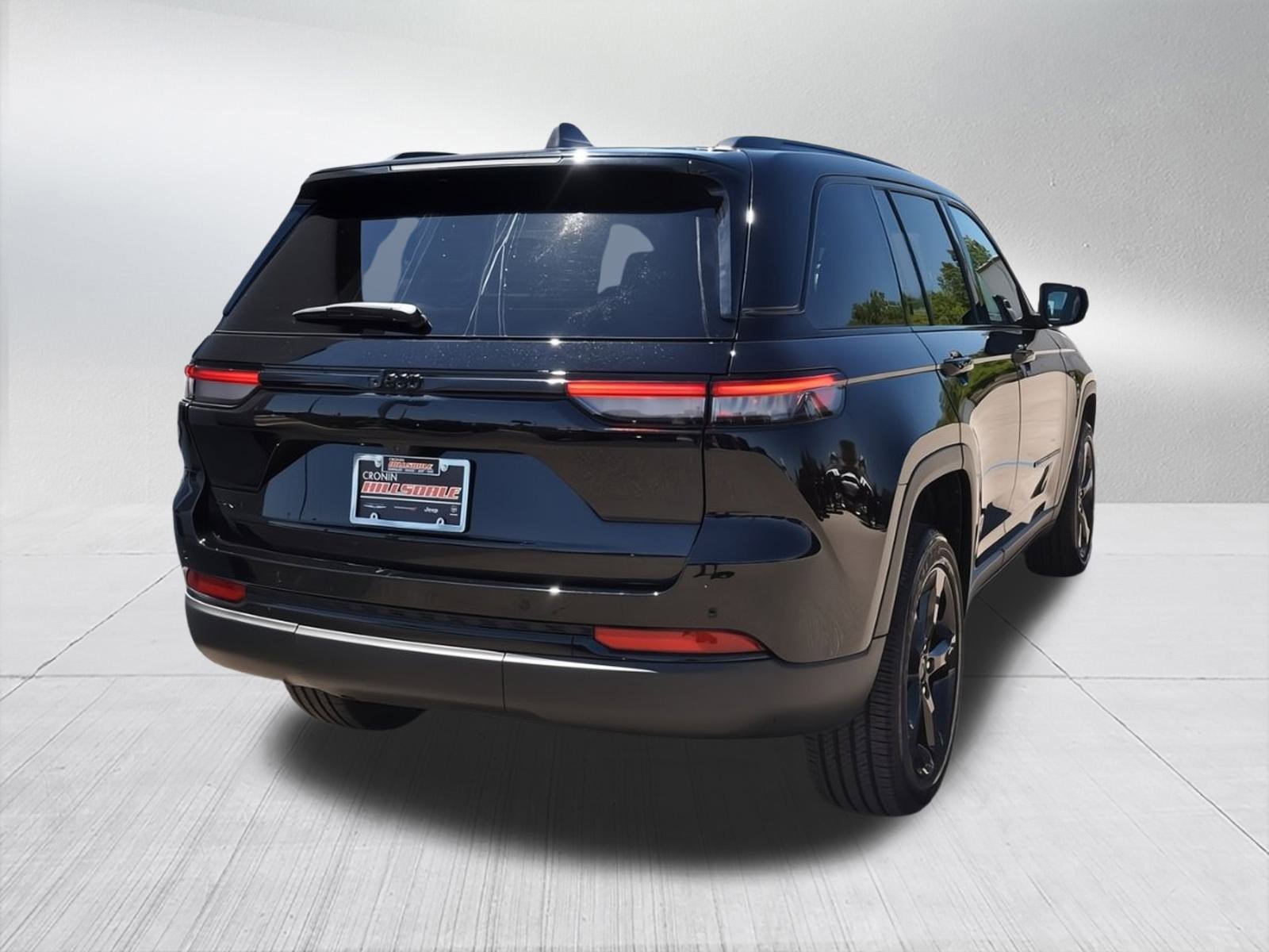 New 2024 Jeep Grand Cherokee Altitude image 3