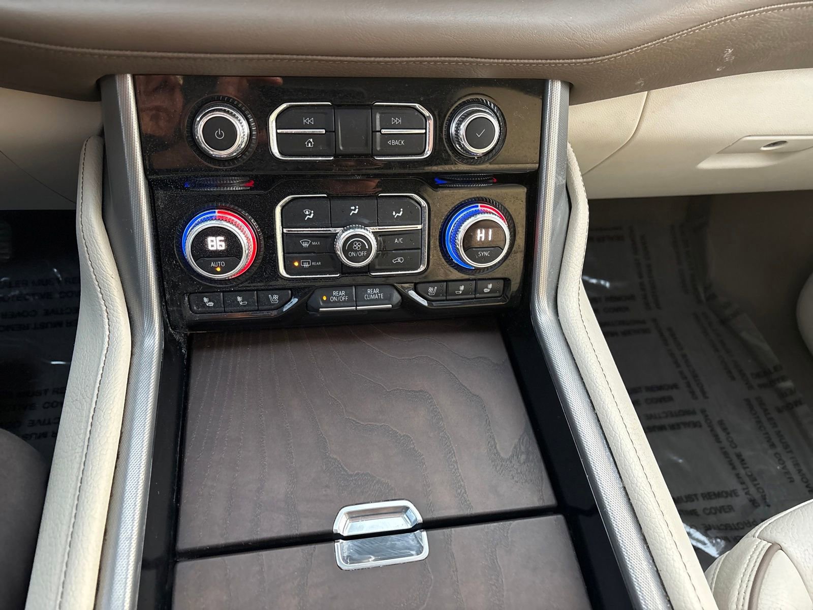 Used 2021 GMC Yukon XL Denali image 18