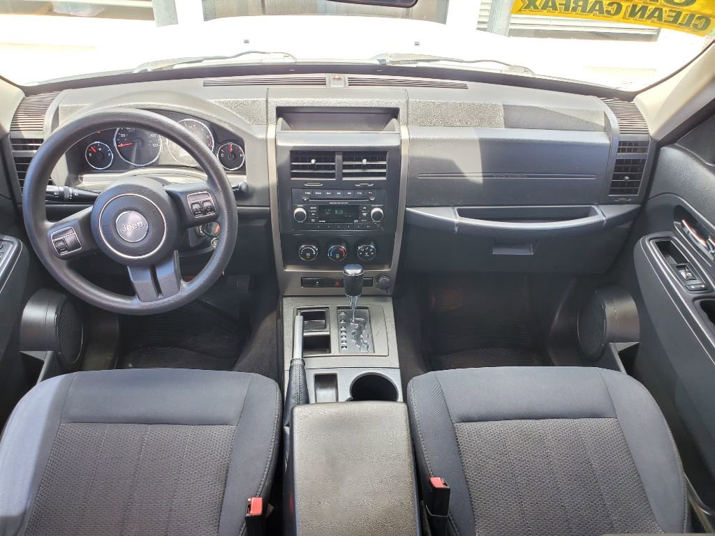 Used 2012 Jeep Liberty Sport RWD image 27