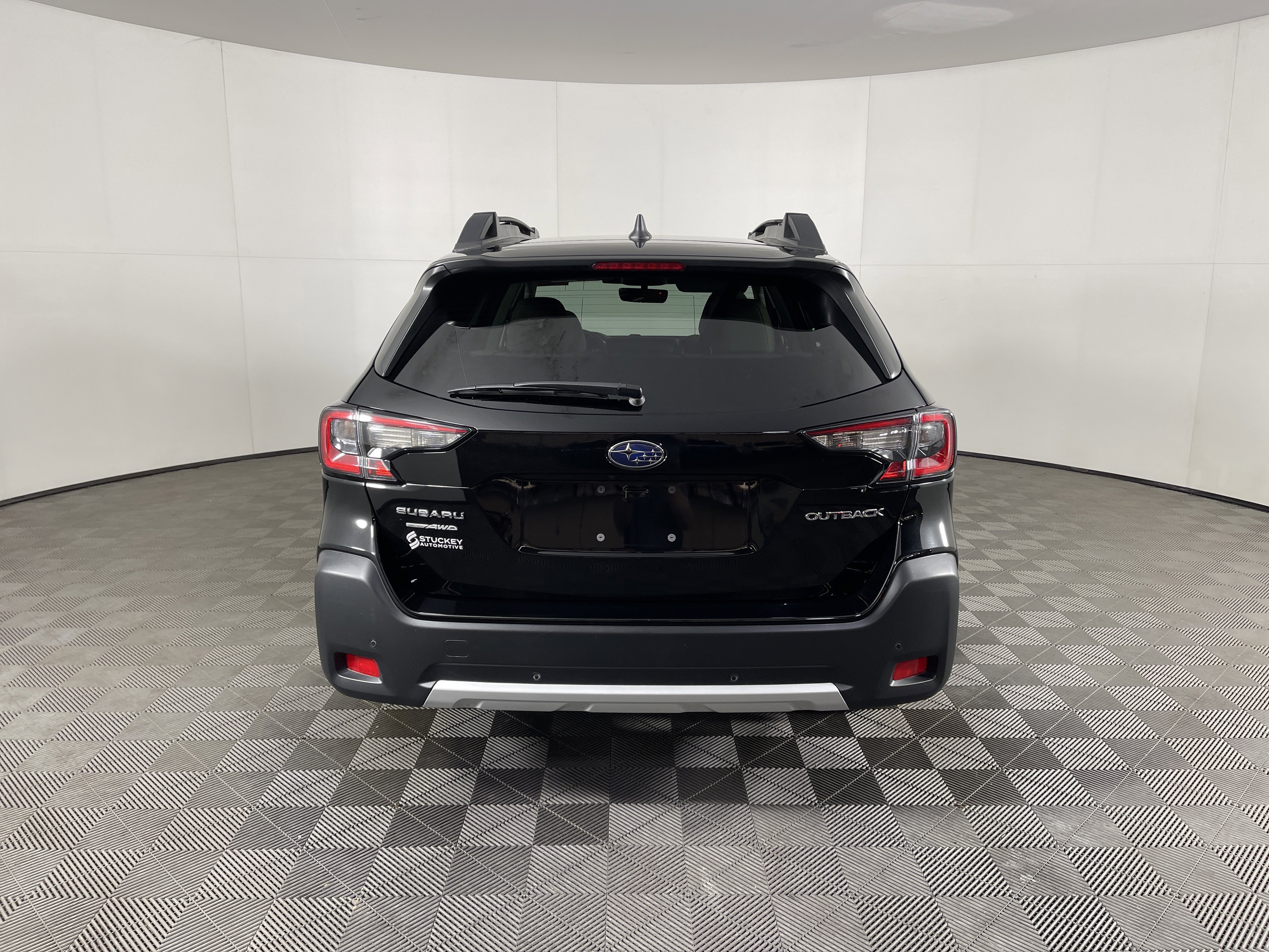 Used 2023 Subaru Outback Limited image 4