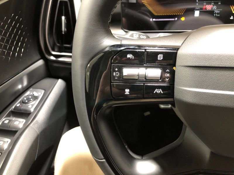 New 2026 Kia Sorento S w/ S Panoramic Sunroof Package image 25