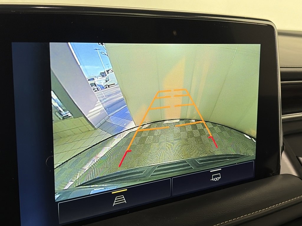 Used 2023 Chevrolet Suburban Premier image 20