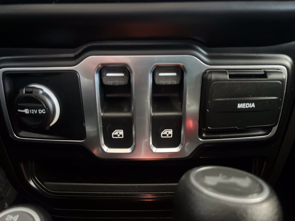 Used 2021 Jeep Wrangler Sport AWD/4WD image 37