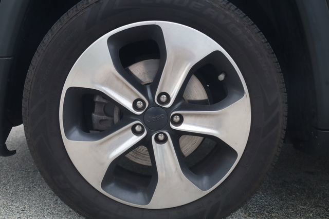 Used 2017 Jeep Compass Latitude w/ Popular Equipment Group image 4