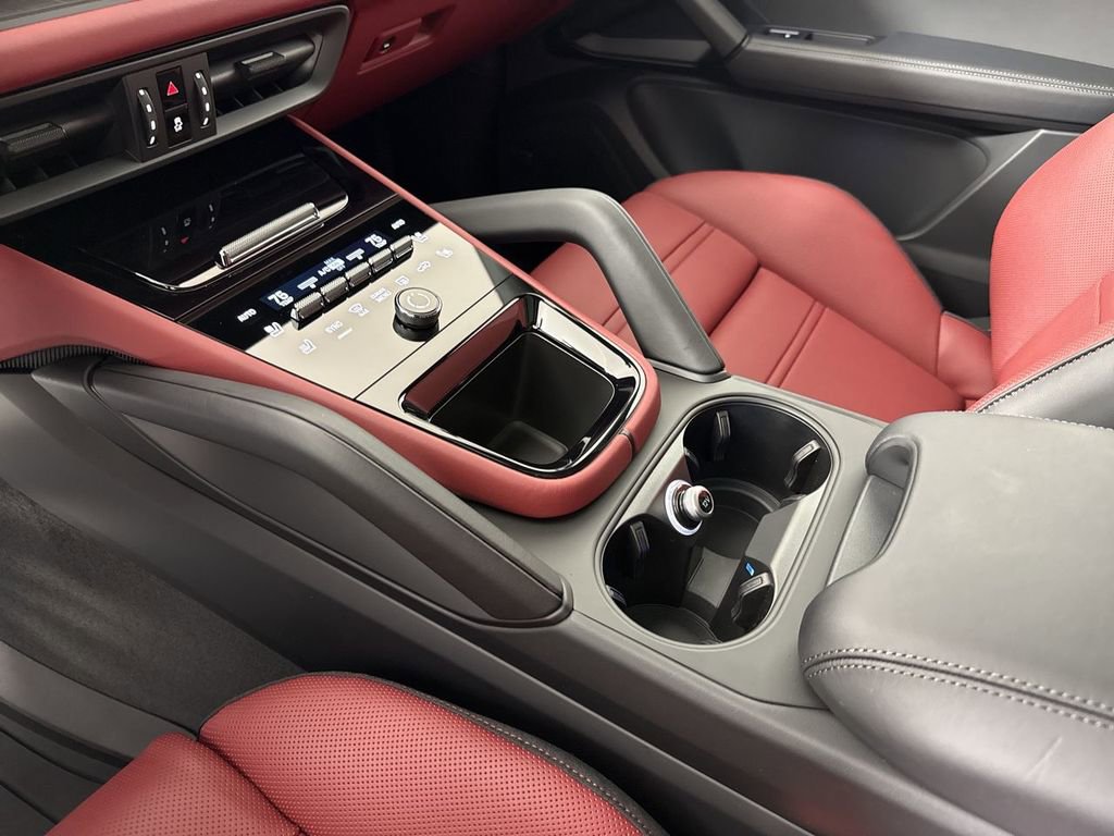 New 2026 Porsche Cayenne GTS image 32