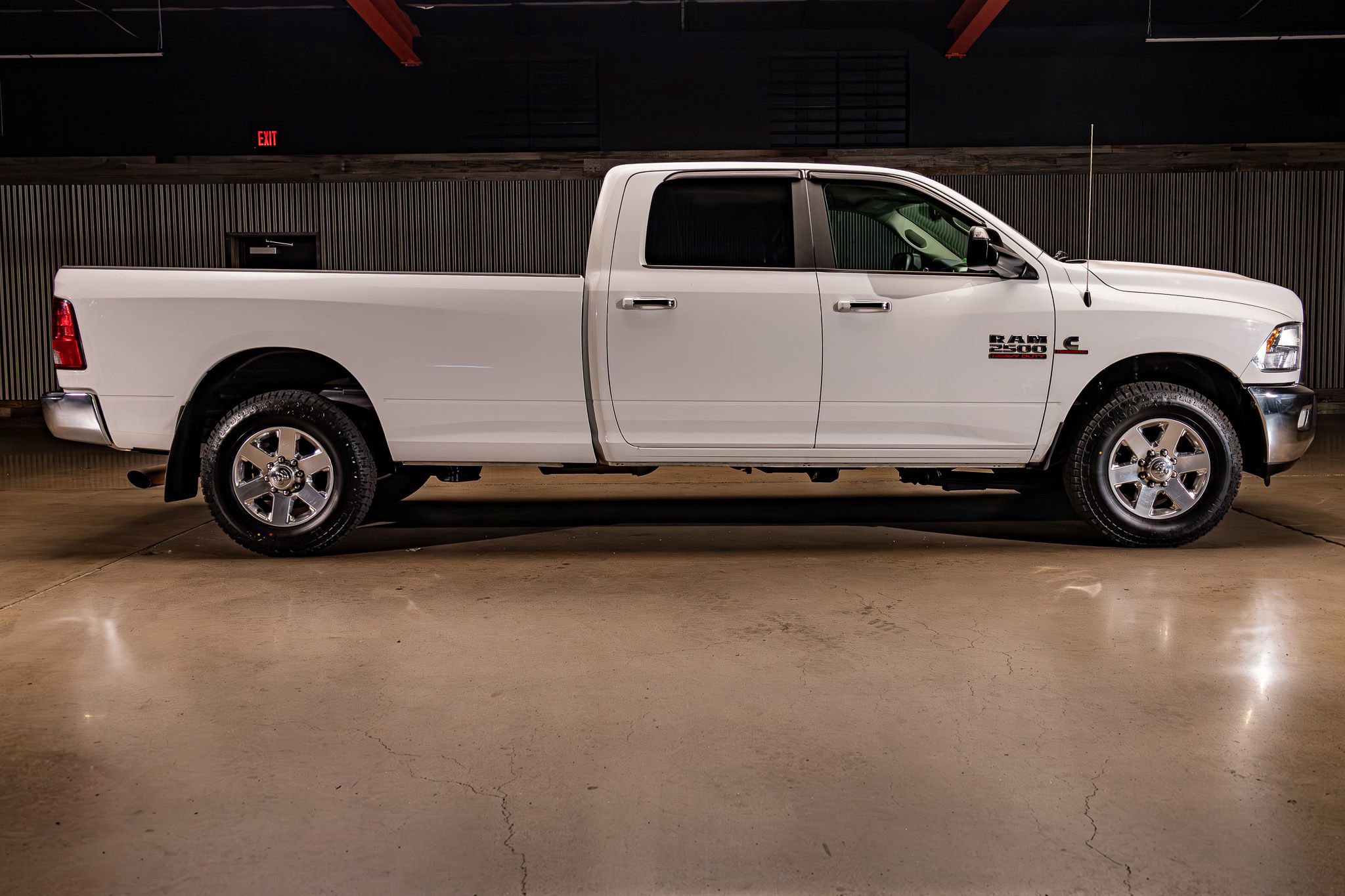 Used 2014 RAM 2500 SLT w/ Luxury Group RWD image 10