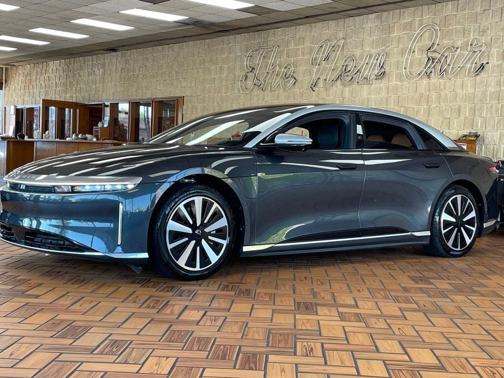 Used 2023 Lucid Air Grand Touring image 4