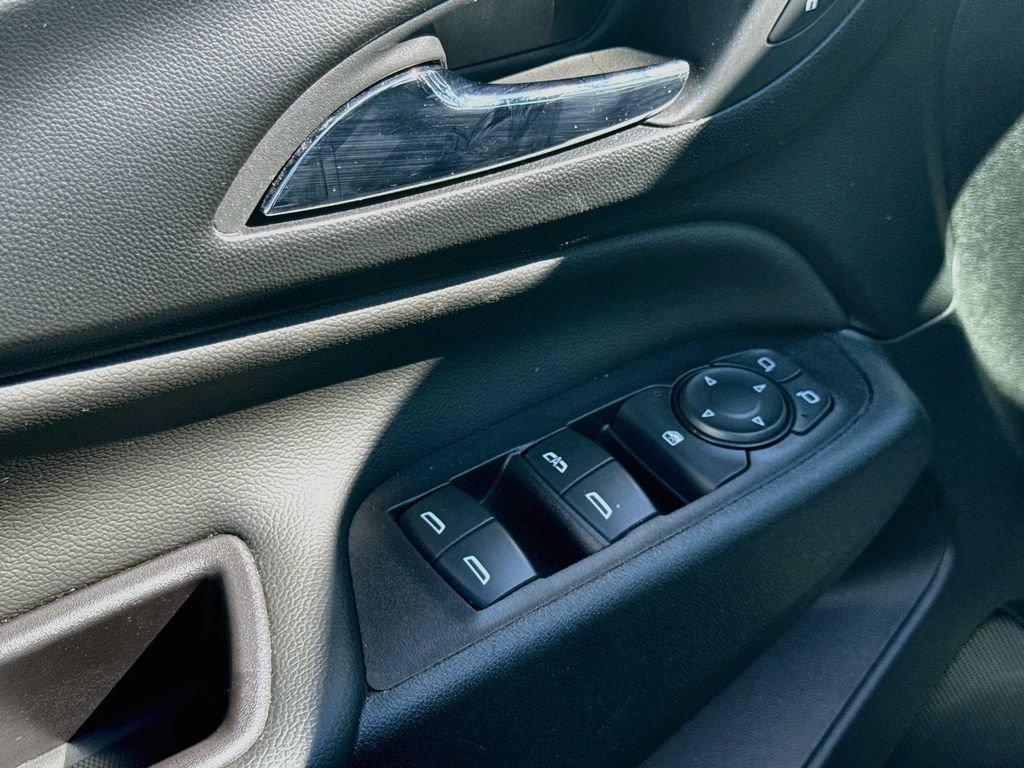 Used 2022 Chevrolet Equinox LT FWD image 17