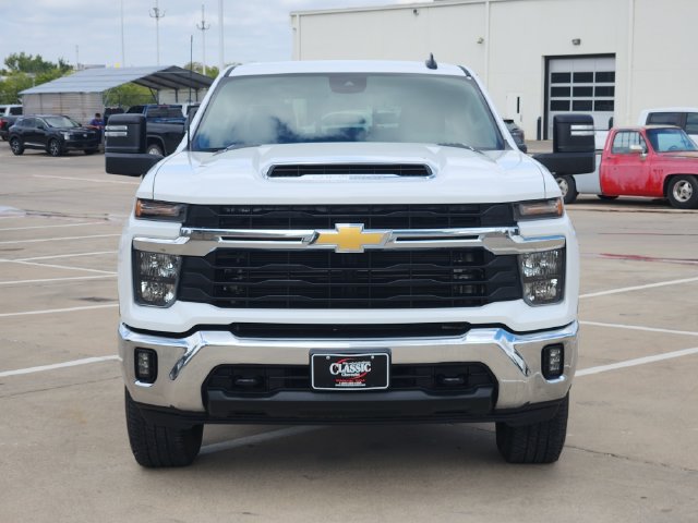 Used 2024 Chevrolet Silverado 2500 LT AWD/4WD image 11