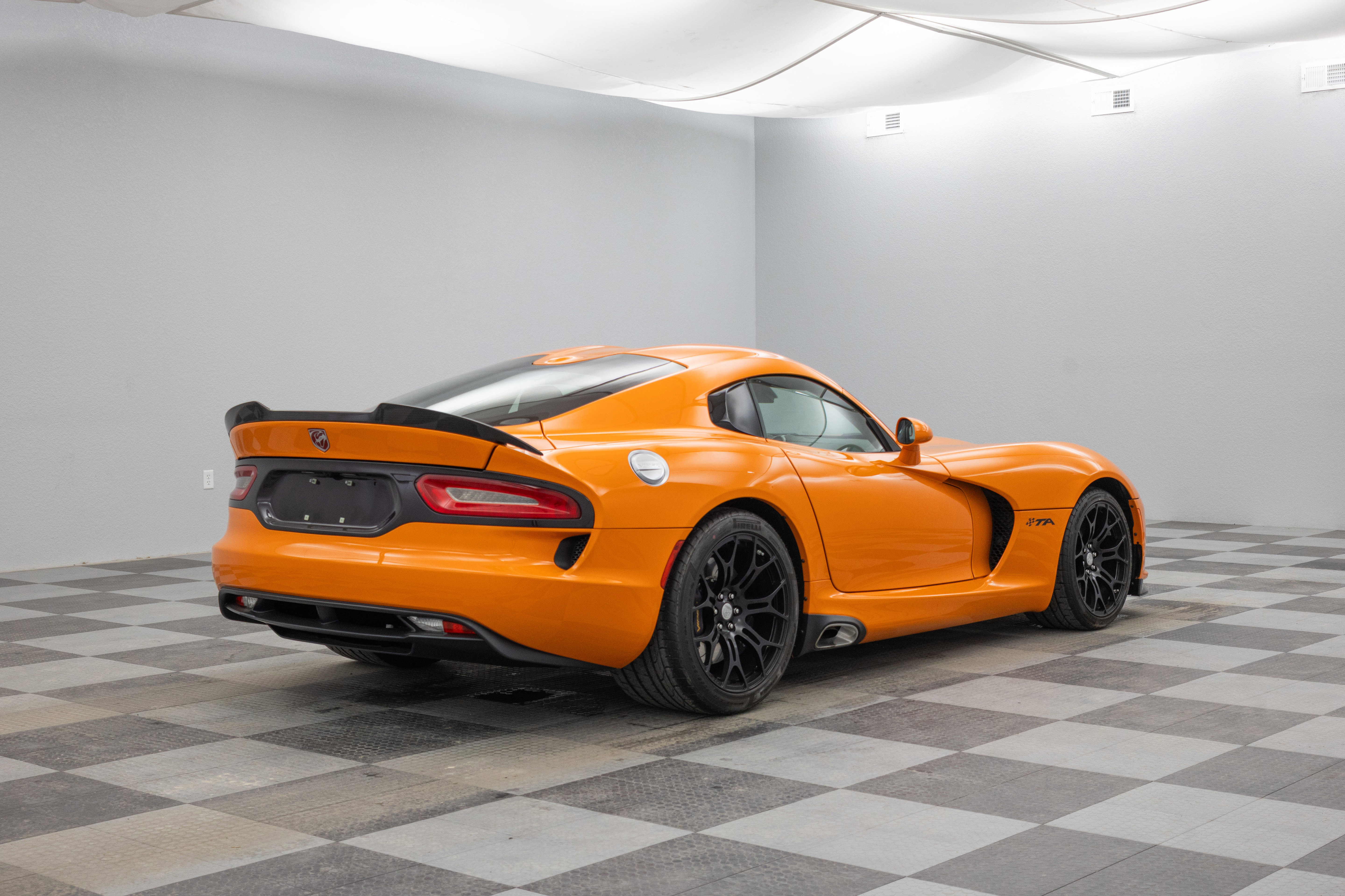 Used 2014 SRT Viper SRT-10 image 17