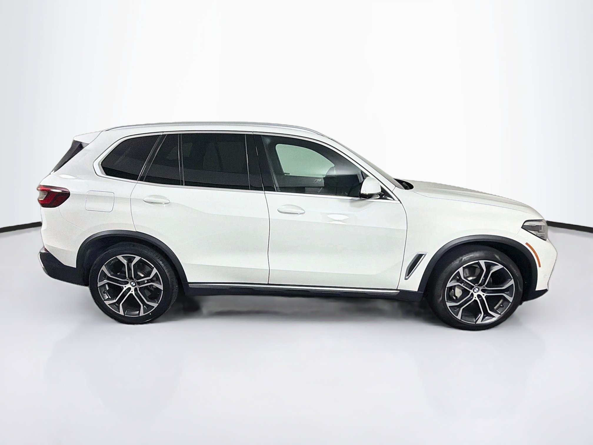 Used 2023 BMW X5 sDrive40i w/ Parking Assistance Package RWD image 10