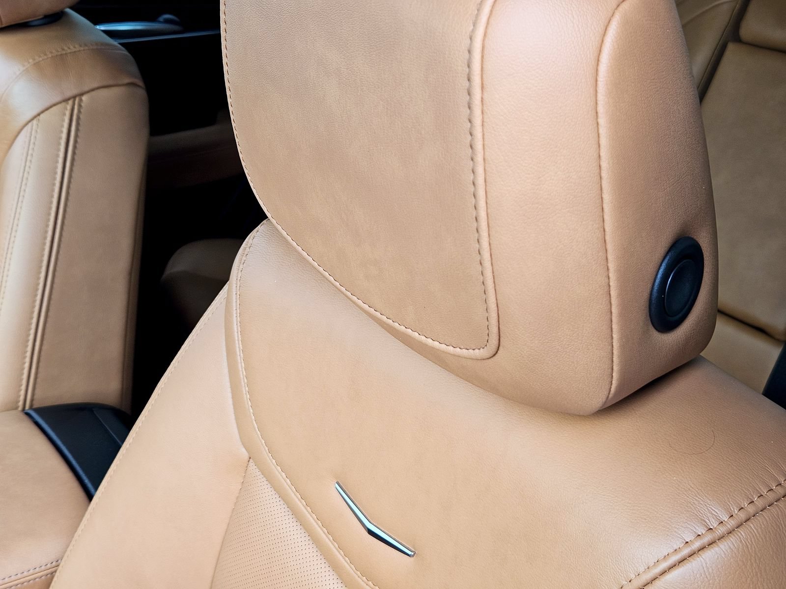 Certified 2025 Cadillac XT5 Premium Luxury FWD image 34