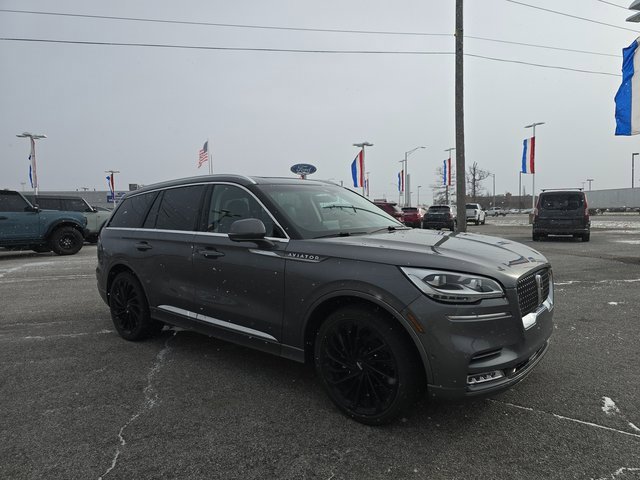 Used 2021 Lincoln Aviator Reserve w/ Equipment Group 210A image 2