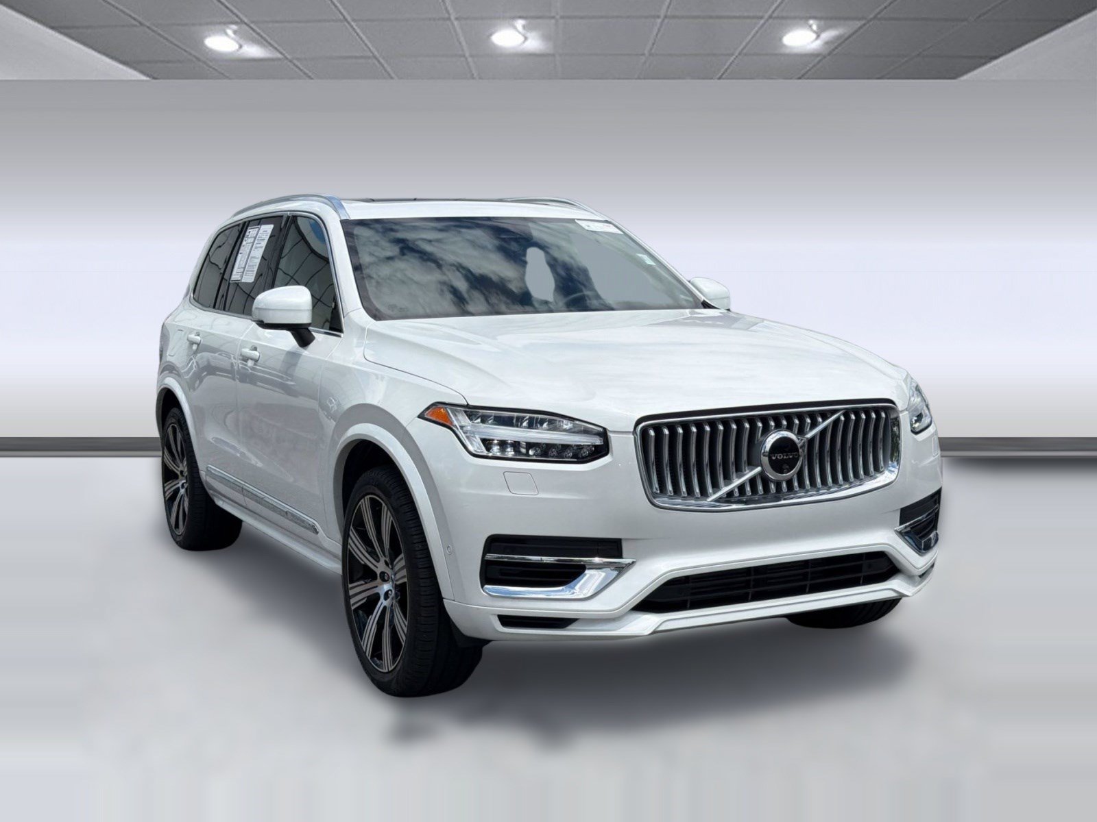 Certified 2024 Volvo XC90 T8 Ultimate w/ Protection Package Premier AWD/4WD image 7