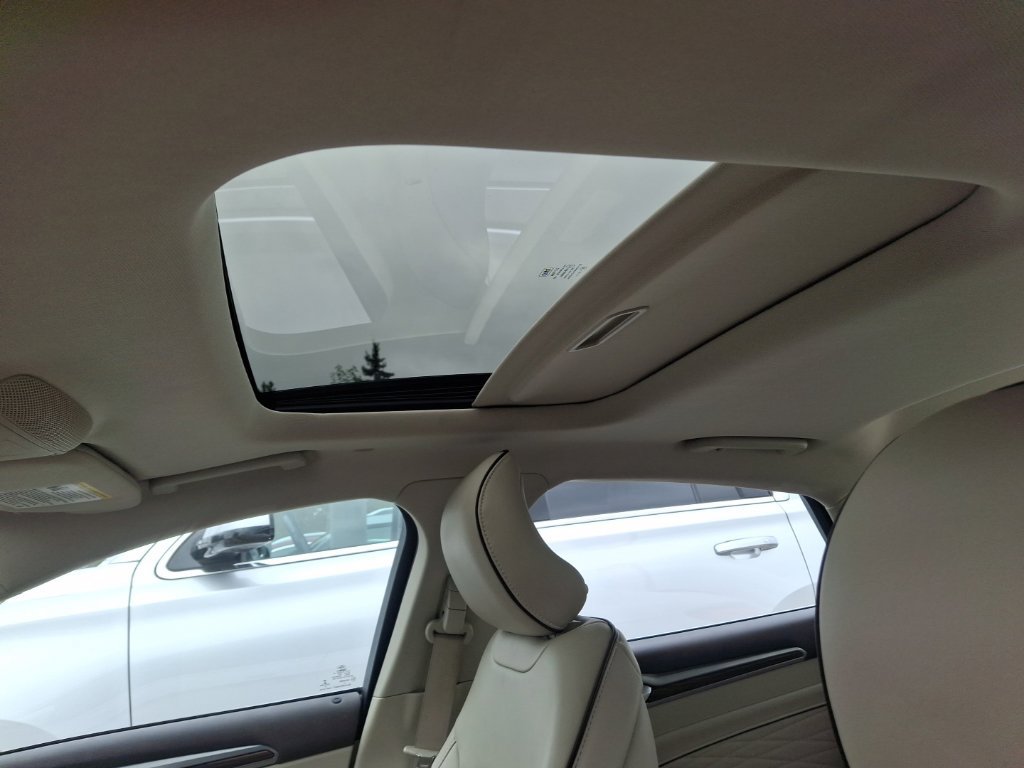 Used 2017 Ford Fusion Platinum FWD image 12