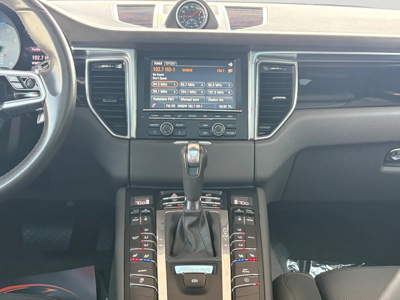 Used 2016 Porsche Macan S AWD/4WD image 23