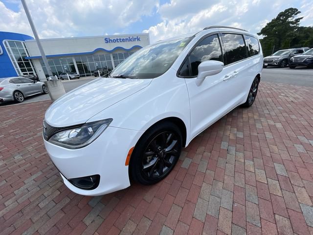 Used 2018 Chrysler Pacifica Touring Plus w/ S Appearance Package FWD image 27