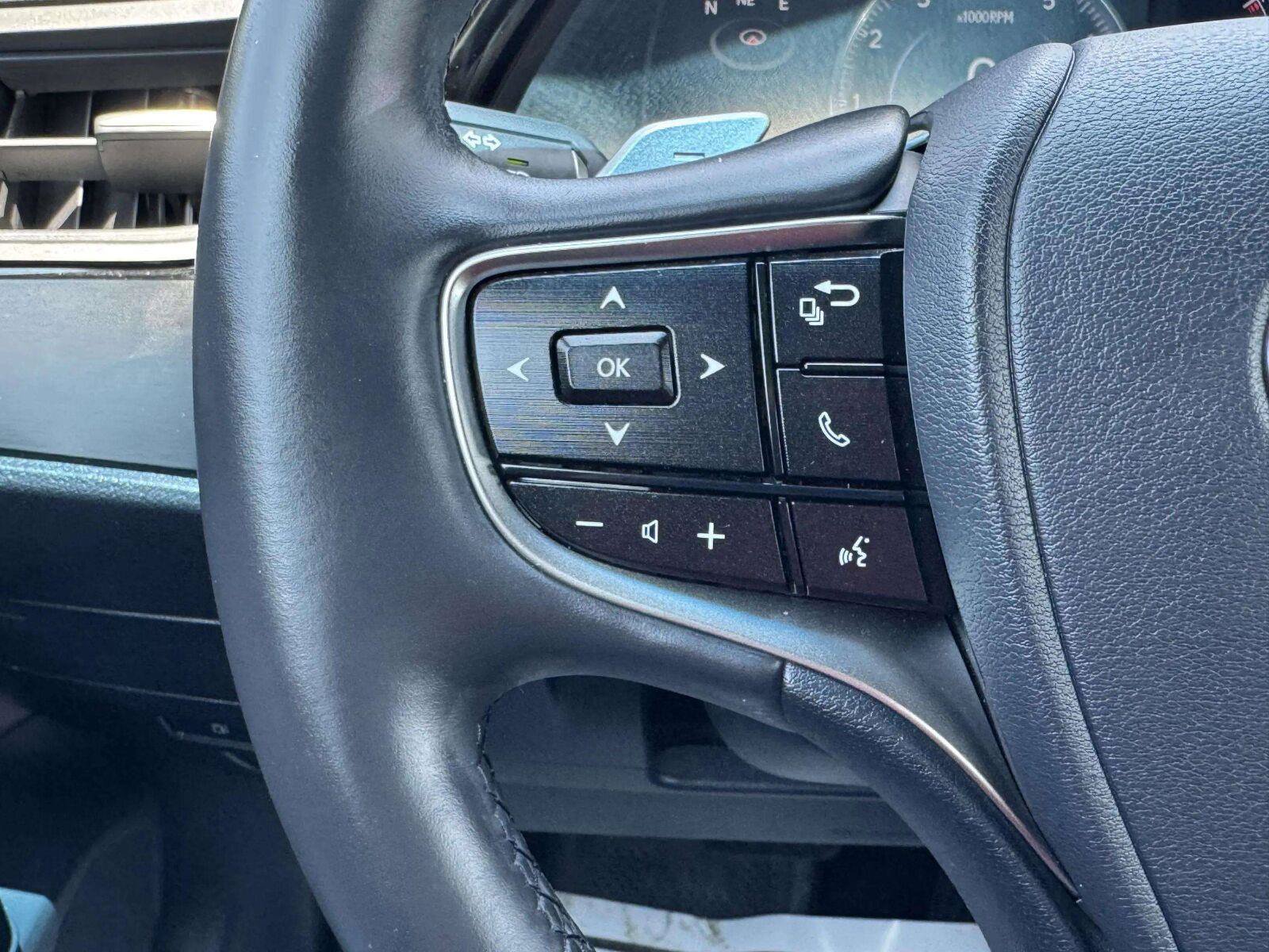 Used 2024 Lexus ES 350 w/ Premium Package FWD image 27