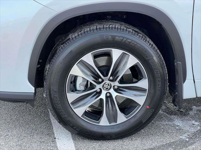 Used 2026 Toyota Highlander XLE image 10