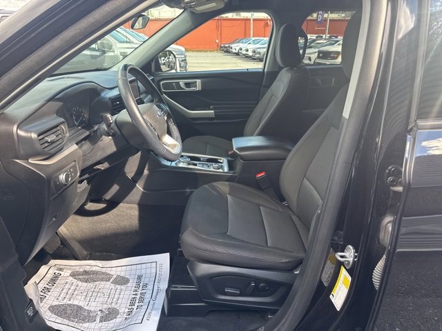 Used 2022 Ford Explorer XLT image 25