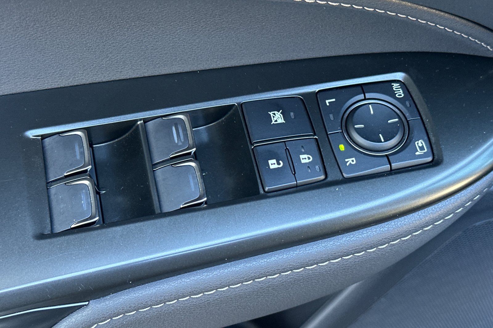 Used 2024 Lexus NX 350h AWD image 13