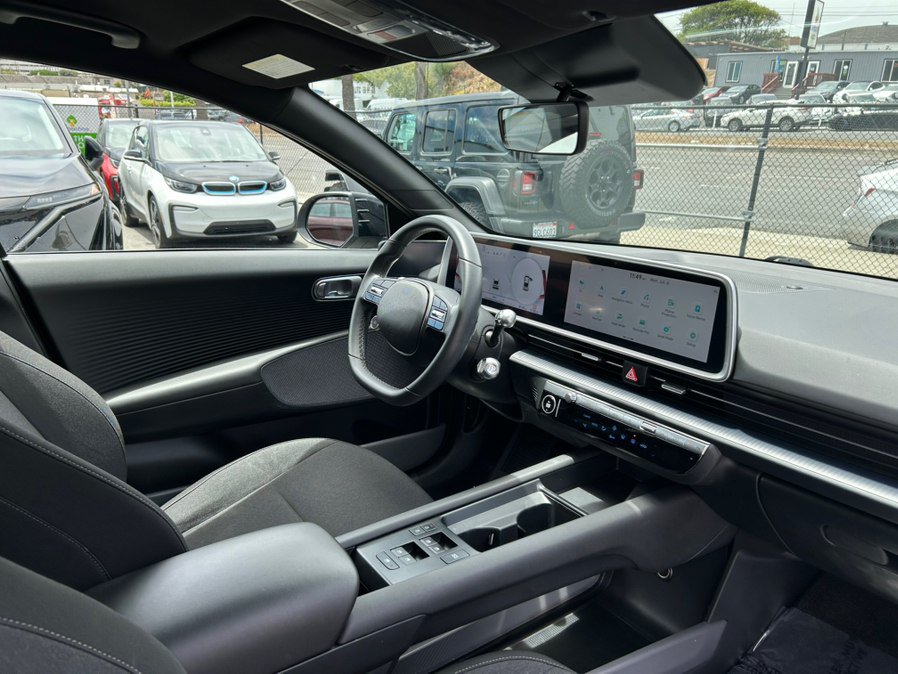 Used 2024 Hyundai Ioniq 6 SE RWD image 27