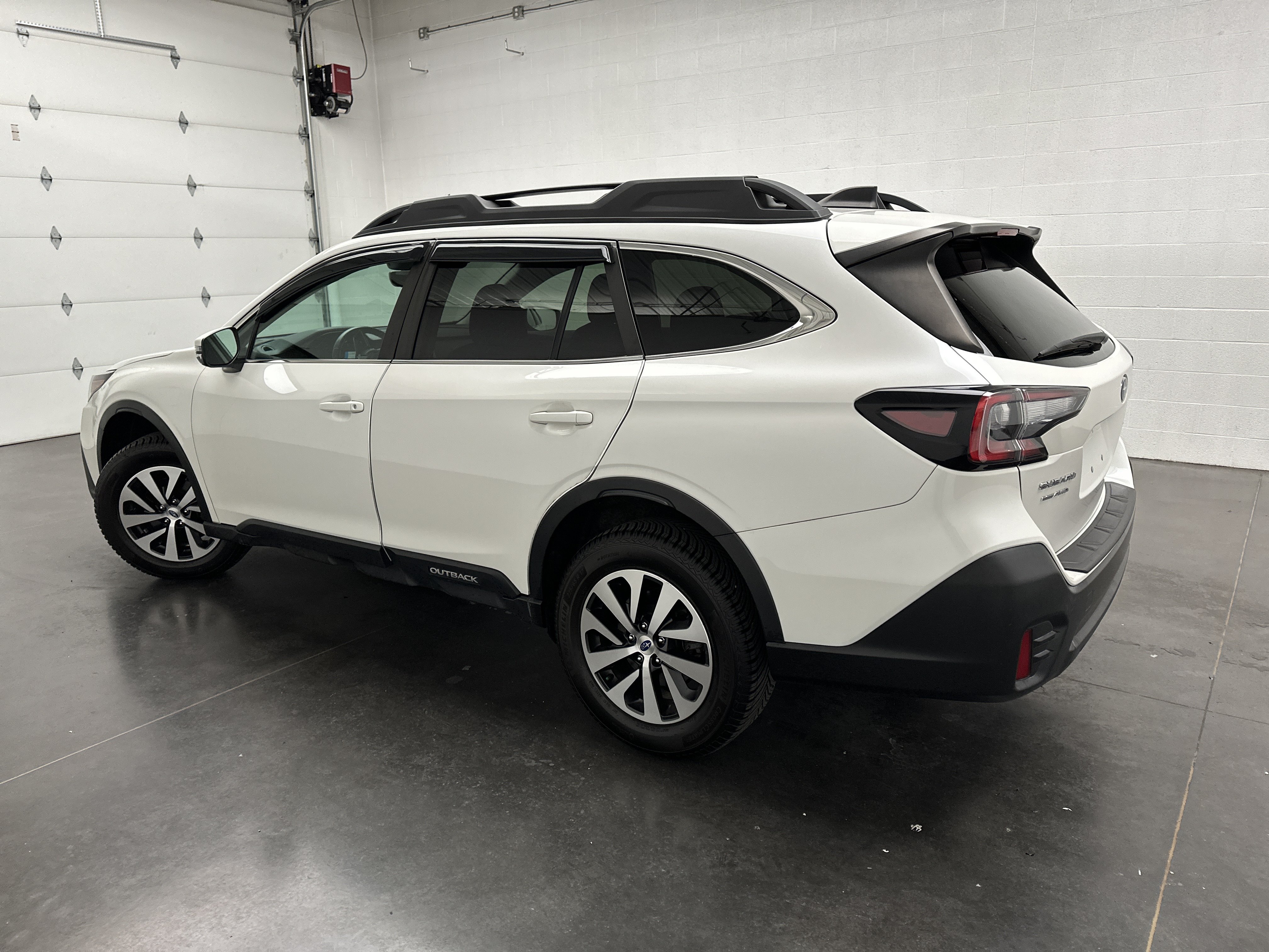 Used 2021 Subaru Outback Premium AWD/4WD image 6