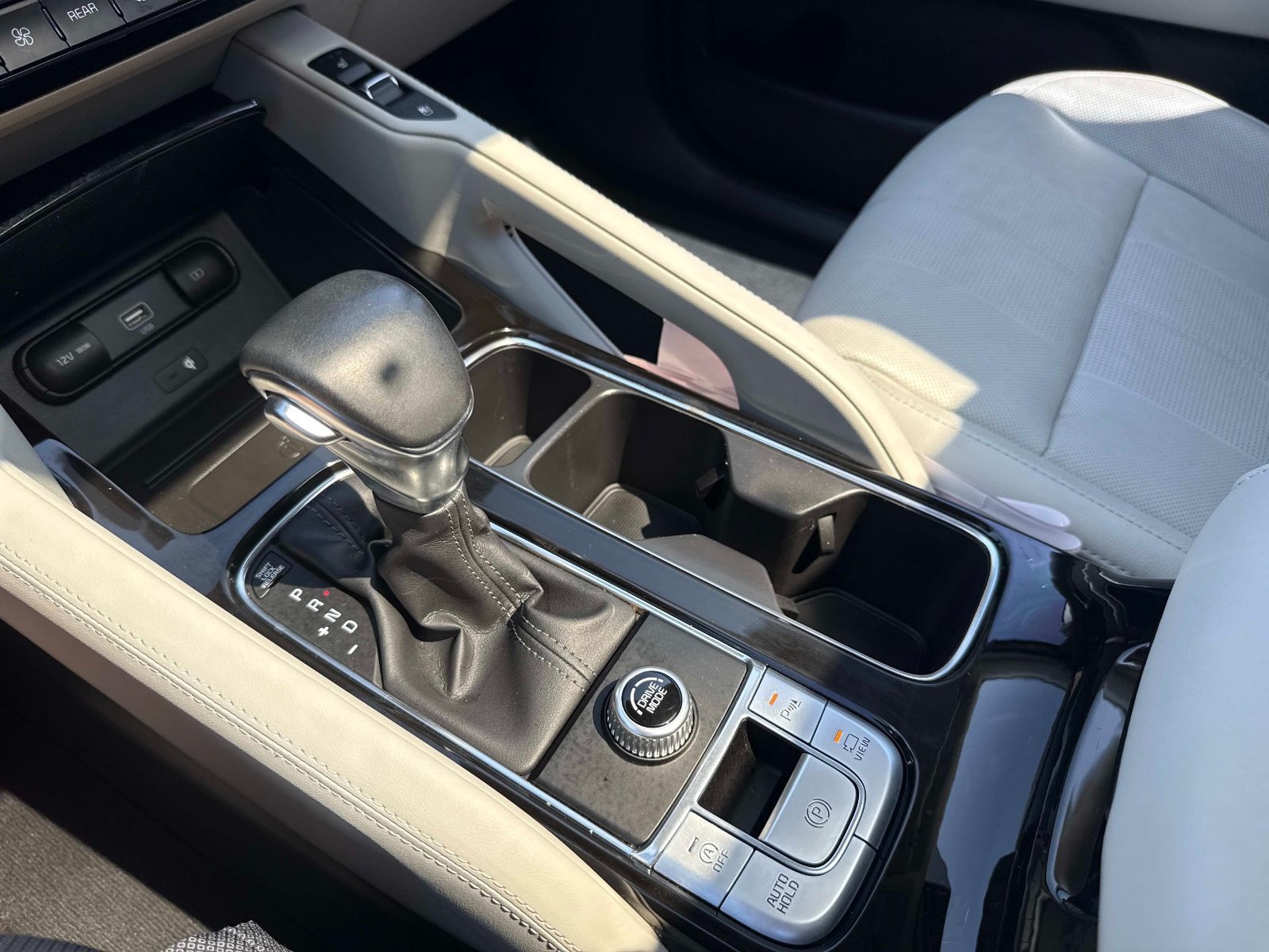 Used 2020 Kia Telluride SX w/ Towing Package FWD image 27