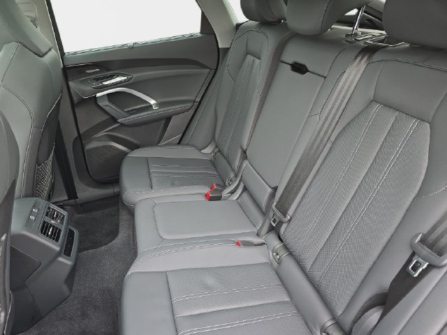 Used 2025 Audi Q5 Premium Plus w/ Premium Plus AWD/4WD image 18