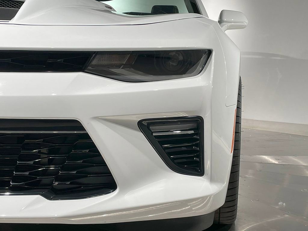 Used 2018 Chevrolet Camaro SS RWD image 18