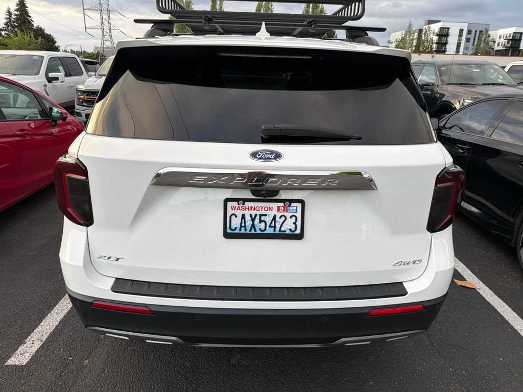 Certified 2021 Ford Explorer XLT w/ Equipment Group 202A AWD/4WD image 5