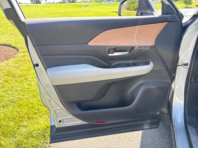 Used 2024 Toyota Grand Highlander AWD image 24