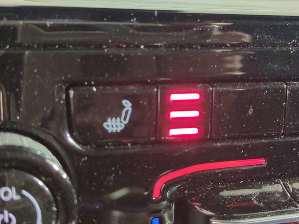 Used 2024 Jeep Grand Cherokee Altitude image 27