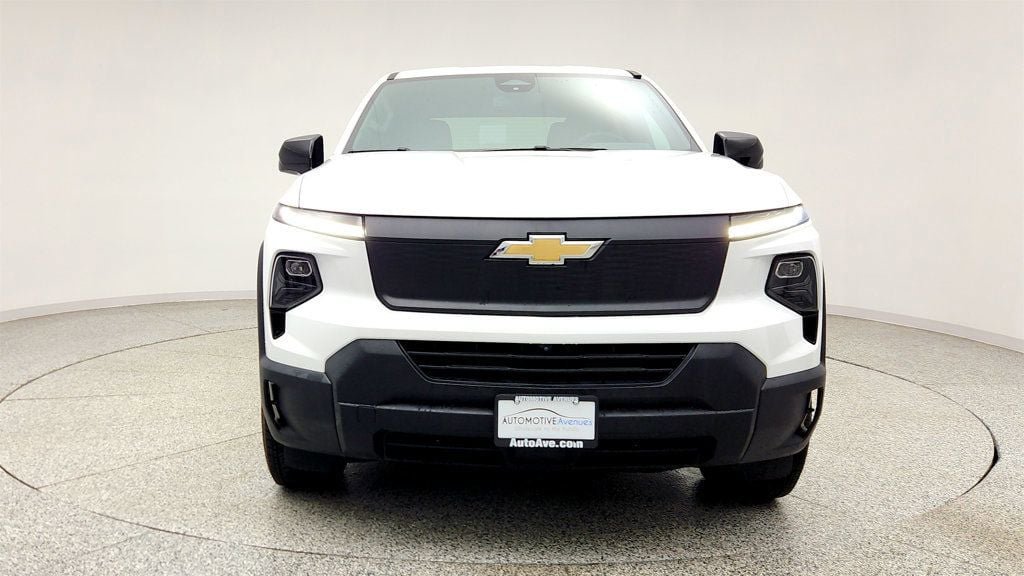 Used 2024 Chevrolet Silverado EV W/T AWD/4WD image 2