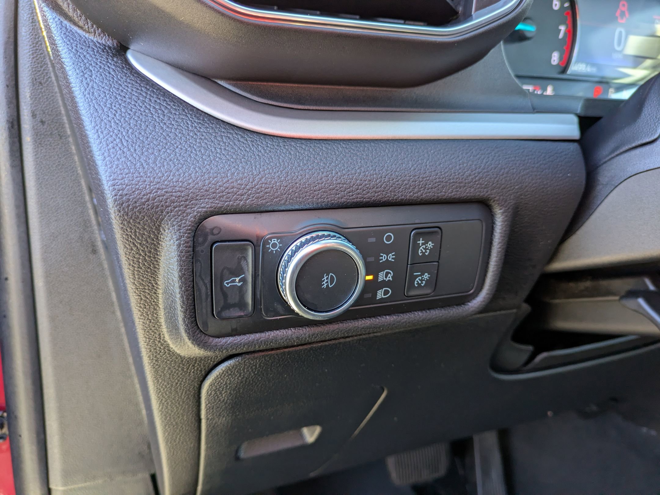 Certified 2022 Ford Explorer XLT w/ Equipment Group 202A image 17