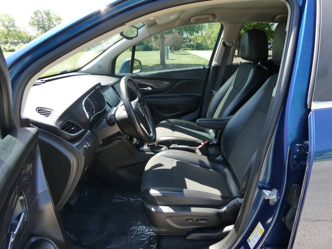 Used 2020 Buick Encore Preferred w/ Safety Package FWD image 9