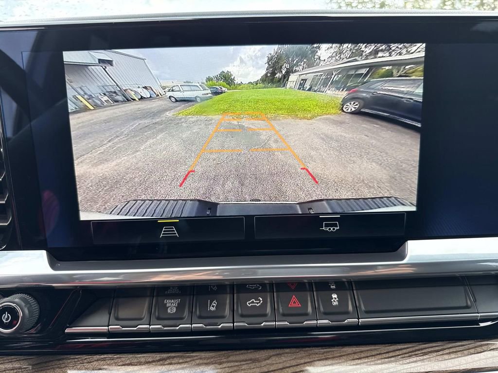 Used 2024 Chevrolet Silverado 2500 LT image 30