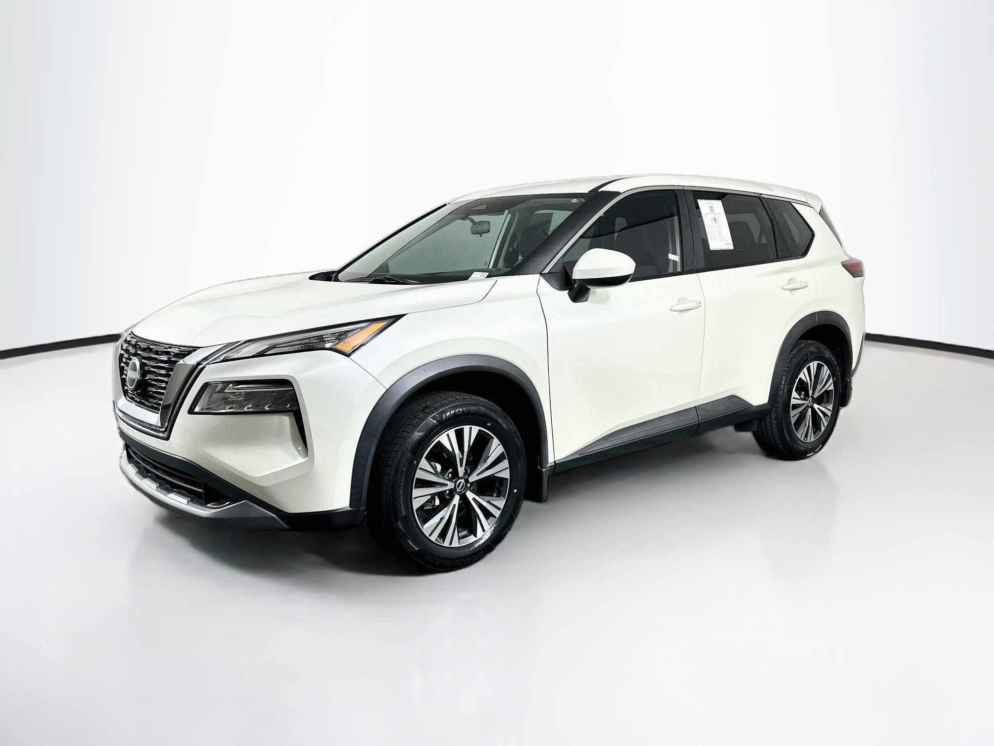 Used 2023 Nissan Rogue SV FWD image 3