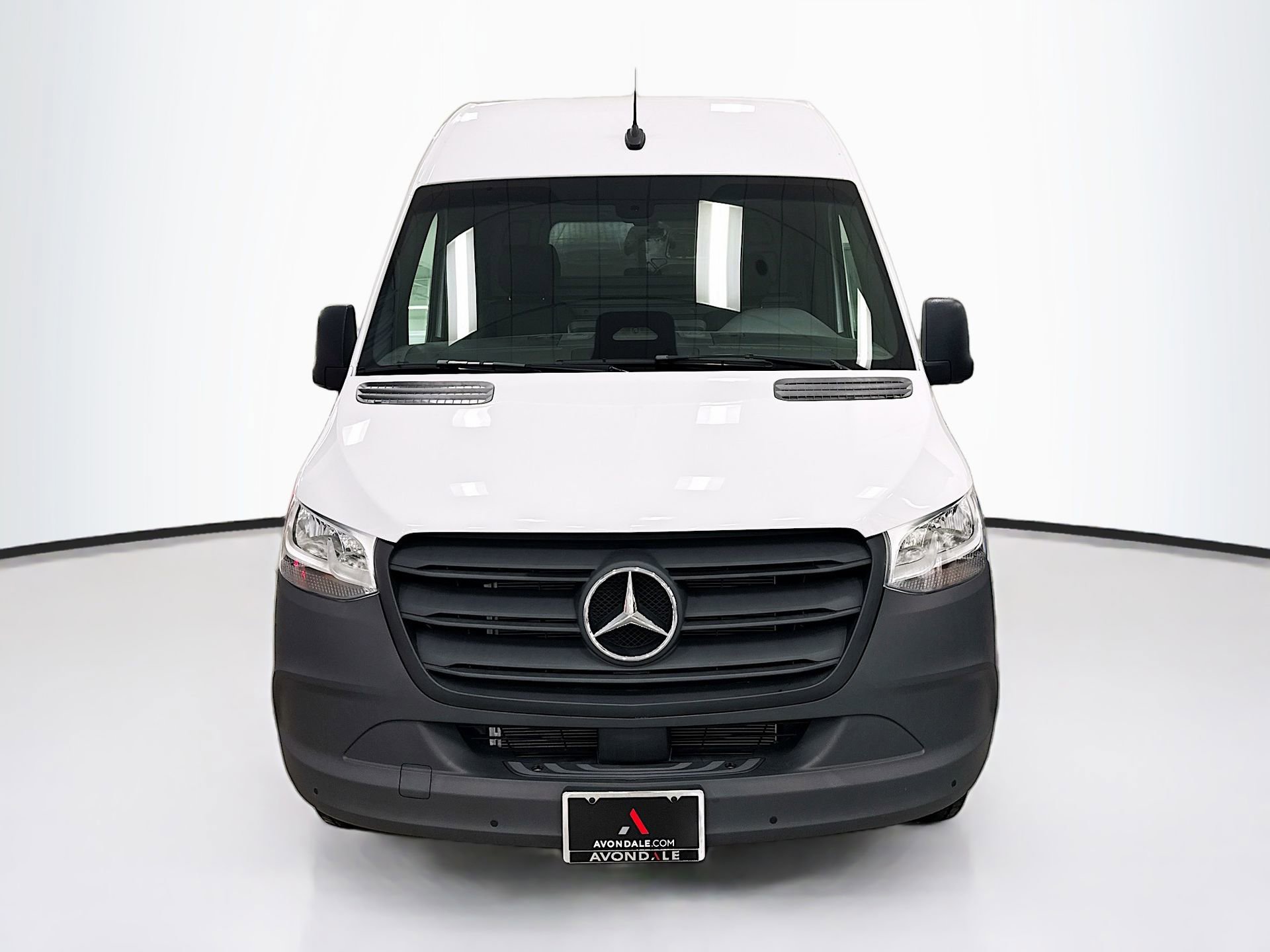 Used 2025 Mercedes-Benz Sprinter 2500 image 2