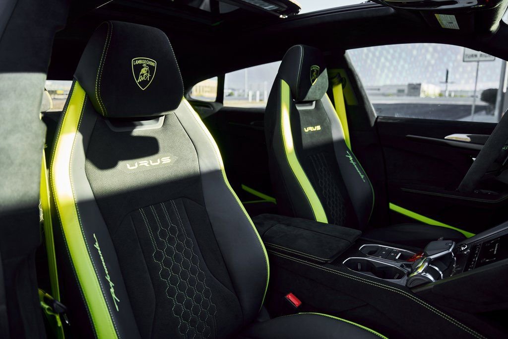 Used 2024 Lamborghini Urus Performante AWD/4WD image 46