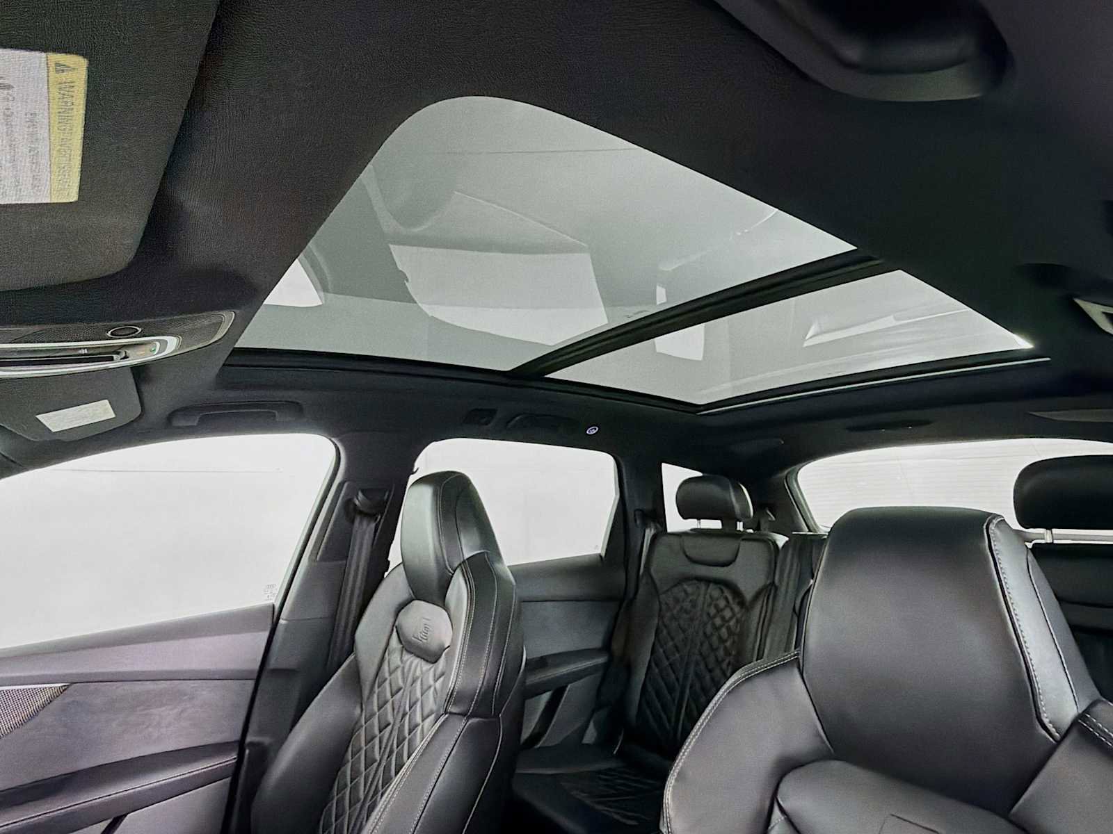 Used 2023 Audi SQ7 Premium Plus w/ Towing Package image 13