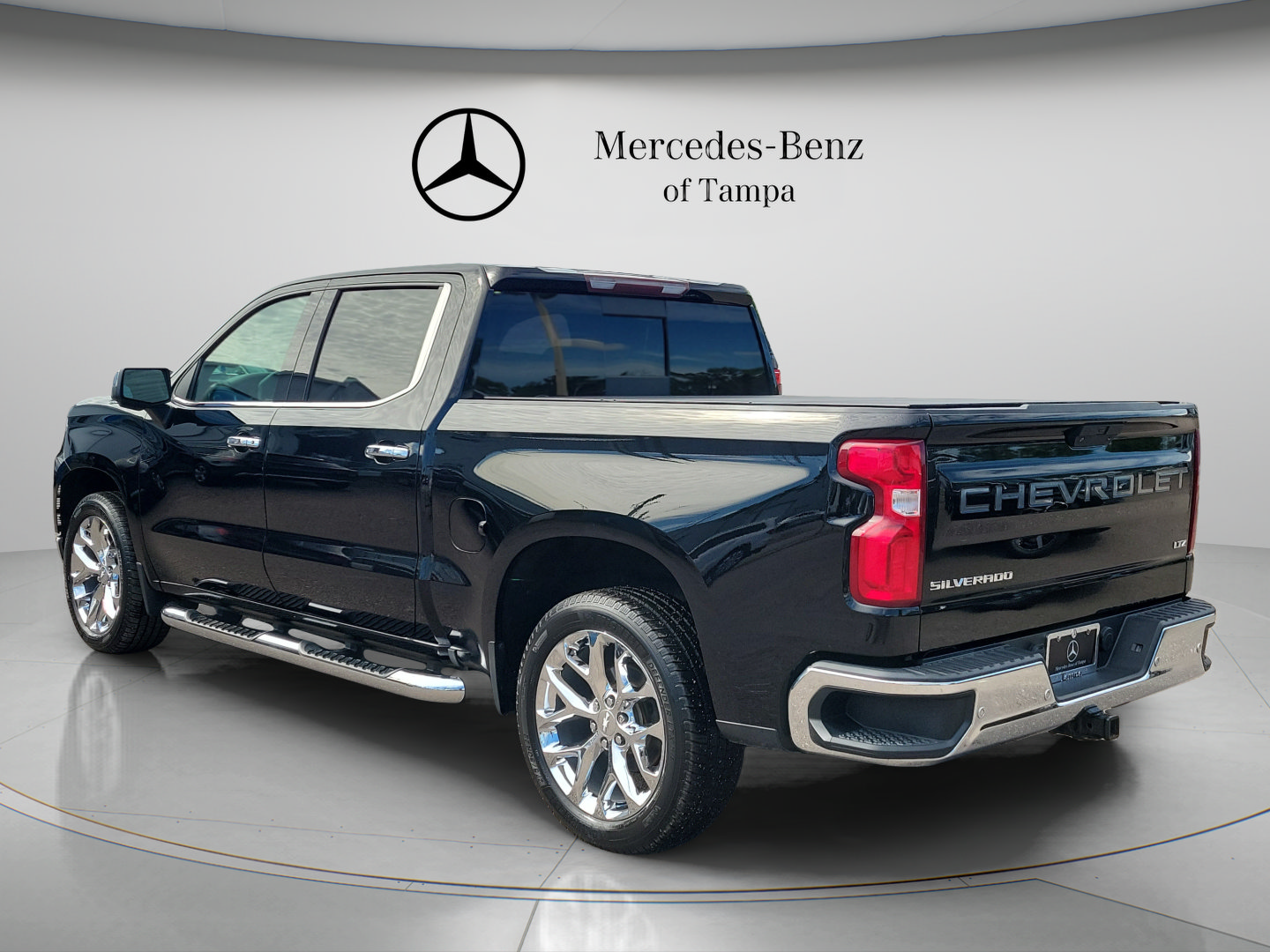 Used 2020 Chevrolet Silverado 1500 LTZ w/ LTZ Premium Package AWD/4WD image 2